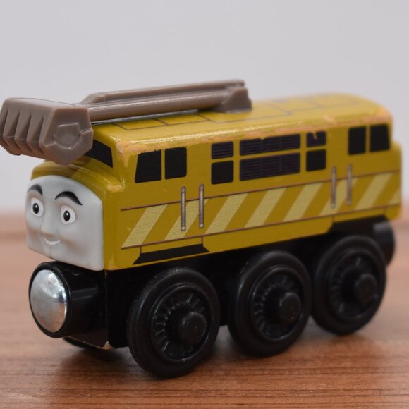 Diesel 10 - GGG82 Thomas and Friends Wooden Railway Trains Engines 3 inches - Picture 2 of 6